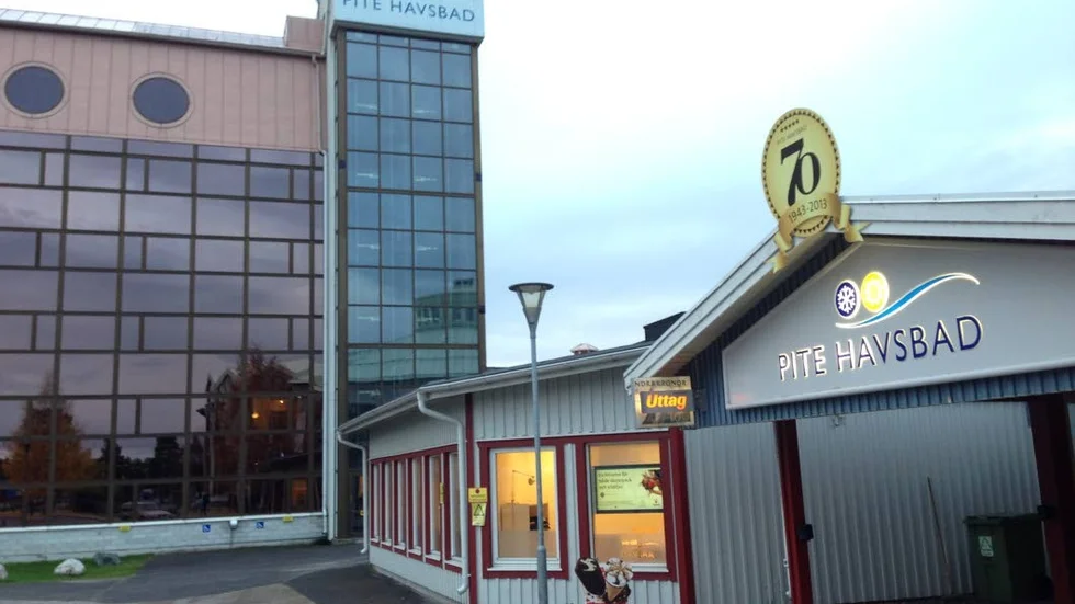 Inne på Pite havsbads hotellanläggning hittades den eftersökte 69-årige mannen död. Polisen misstänker att han bragts om livet.