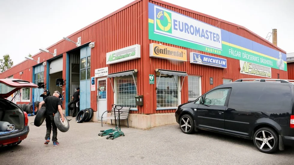 Bestulna. Däckcenter på Backenområdet blev av med sammanlagt  95 lastbilsdäck, men fick tillbaka dem då tjuvarna greps. (Arkivbild)