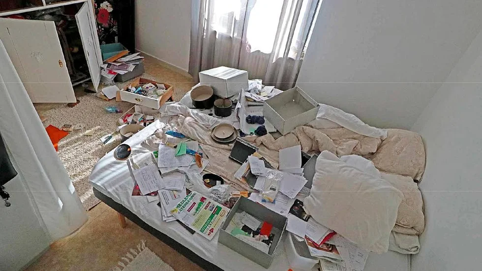 Förödelse. Paret som utsattes för inbrott i Hudiksvall möttes av total förödelse i hela huset. 20 000 kronor i kontanter försvann.