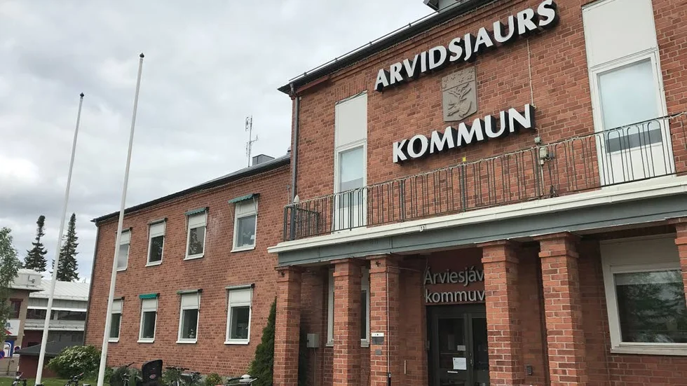 Lyckad rekrytering. "Vi har haft intervjuer och tagit referenser som är allt igenom positiva så vi känner oss trygga med det här valet", säger kommunchef Ulf Starefeldt, om den förhoppningsvis nya ekonomichefen som muntligt tackat ja till tjänsten.