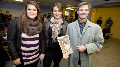 Kommunalrådet Stefan Arrelid (MP) tog med sig dottern Linnea, 18, och hennes kompis Elin Calderon på premiären av "Show Boat".