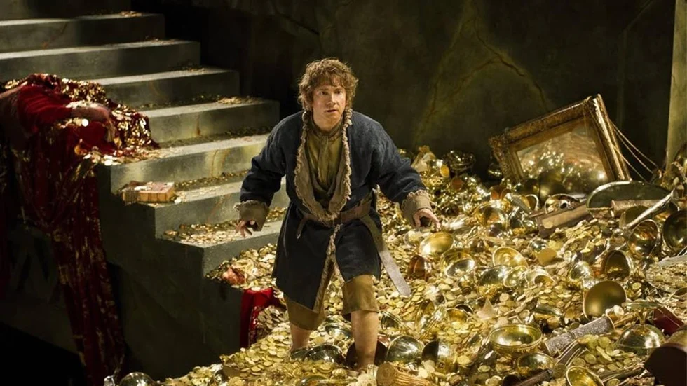 Bilbo (Martin Freeman) måste använda all sin list när han hamnar i drakens skattkammare, i "Hobbit: Smaugs ödemark".
Foto: SF