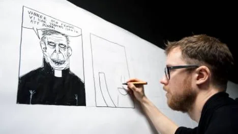 Årets seriefestival Ruta till ruta som pågår hela helgen går i mörkrets tecken. "Vad kan vara mer passande än död" säger Marcus Pettersson som tecknar den första rutan i seriestafetten i utställningen Paint it Back på Dynamo.