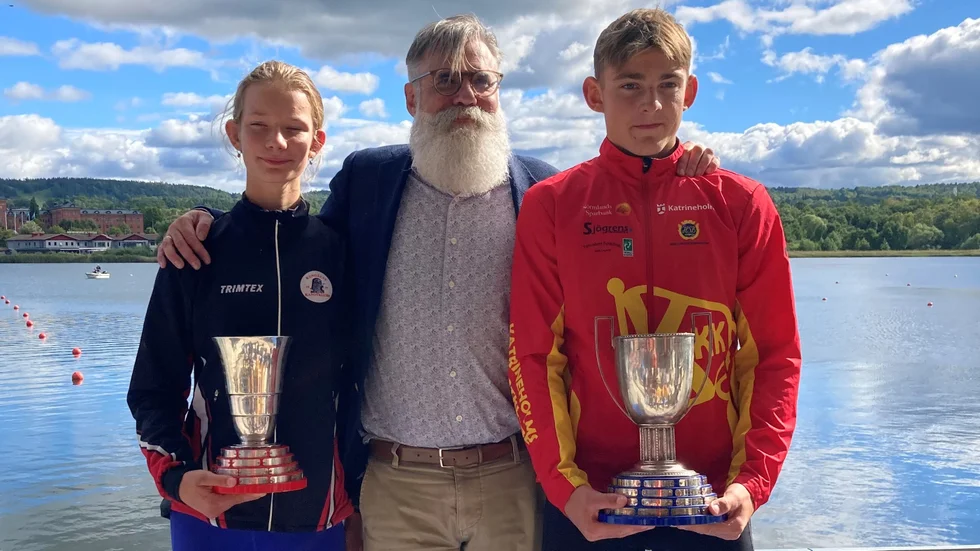 Mottagarna av årets John Hron-priser i samband med Nyköpings höstregatta, Rut Stening, Christer Mattsson och Dimitrij Tinins.