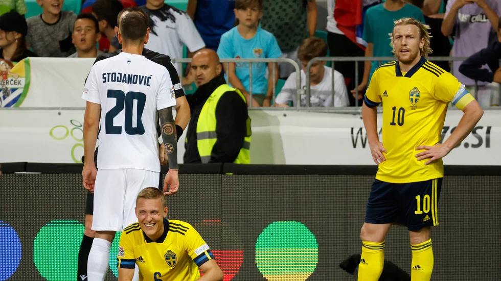 Ludwig Augustinsson, till vänster, är petad i Aston Villa. Emil Forsberg, till höger, har dock börjat få allt mer speltid. Arkivbild.