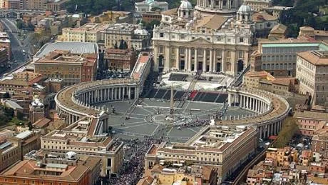 ** FILE ** A photo released by Italian Firefighters, is an aerial view of the St. Peter's Basilica and Via della Conciliazione boulevard at the Vatican Thursday April 7, 2005,the day before the funeral  of Pope John Paul II.  In a rare disclosure last July, a Vatican accountant said the net patrimony, or the Vatican's real estate holdings, are assessed at a relatively modest 700 million (US$907.97 million) and that such properties as St. Peter's Basilica and the Sistine Chapel are priceless, listed at a symbolic 1.(AP Photo/Vigili del Fuoco)
COPYRIGHT PRESSENS BILD Code: 436