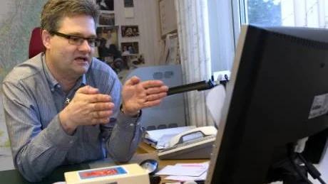 Roger Thörn, föreståndare vid Kolmårdens behandlingshem menar att ett datorberoende kan ge väldigt allvarliga konsekvenser. Foto: Janne Forsby