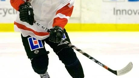 Vita Hästens forward Karl Skugge är sugen på att dra i gång allettan i kväll. Norrköpingslaget inleder på bortais mot Mälarhöjden/Bredäng.