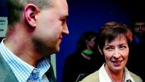 Mona Sahlin kan bli moderaternas (här Fredrik Reinfeldt) fall än en gång, skriver Widar Andersson i dagens ledare. Foto: Henrik Montgomery/Scanpix