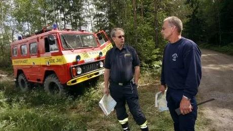 Räddningschefen Jan-Erik Heintze och ställföreträdande räddningschefen Per Svensson var oroliga för att de starka vindarna skulle försvåra släckningsarbetet.