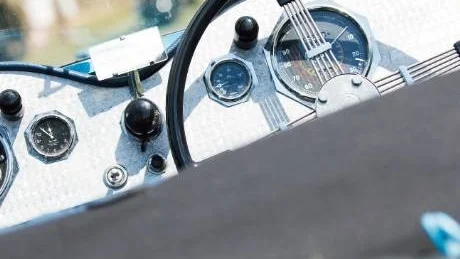 Det är huvudsakligen motordelar som säljs på den traditionella Veteranmarknaden.
