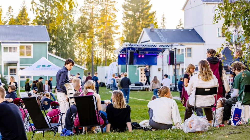 Studentbostadsbolaget arrangerade konserten med Zacke för att välkomna nya hyresgäster, men alla var välkomna.