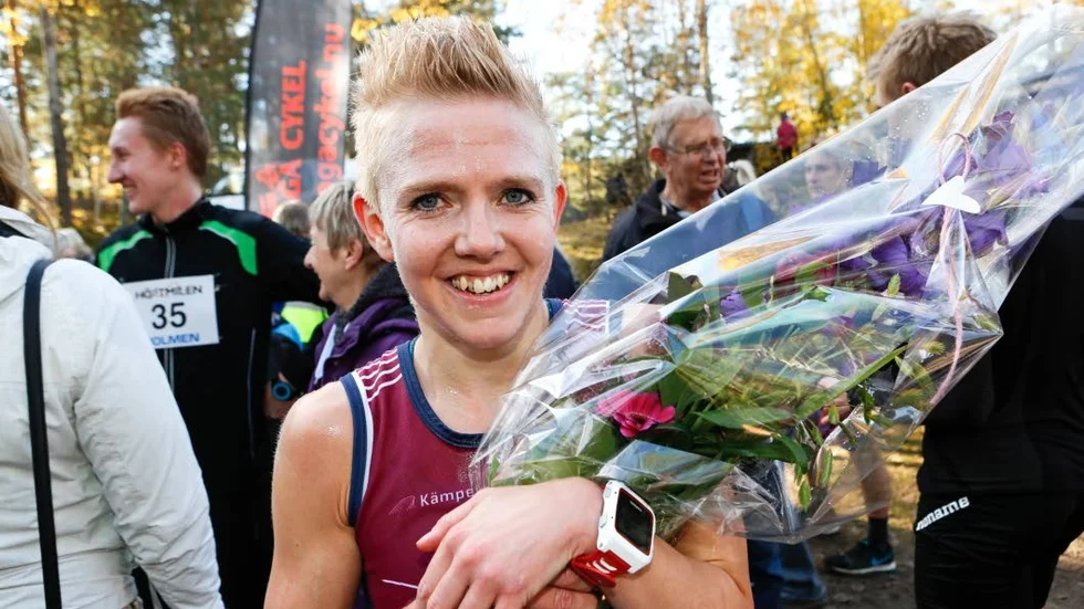 SEGERSMILE. Cecilia Kleist var snabbaste tjej mellan Sörsjön och Jursla. Akelelöparen sprang på 42,49.