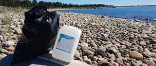 Fullt med skräp på Stenskärs södra strand
