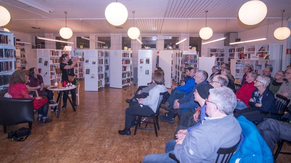 Det blev fullt på biblioteket i Arvidsjaur när en ny bok kring renhundar presenterades på måndagskvällen.