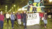 Efter protestmötet i Hörsalsparken genomförde de omkring 150 deltagarna en demonstration längs Drottninggatan fram till Tyska torget.
FOTO: JANNE FORSBY