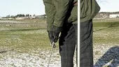 Det blev en tur på golfbanan för Per-Olof Kågström, istället för en vanlig promenad.
FOTO: NICLAS SANDBERG
