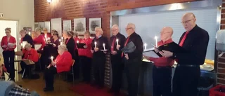Kören ordnade eget luciatåg