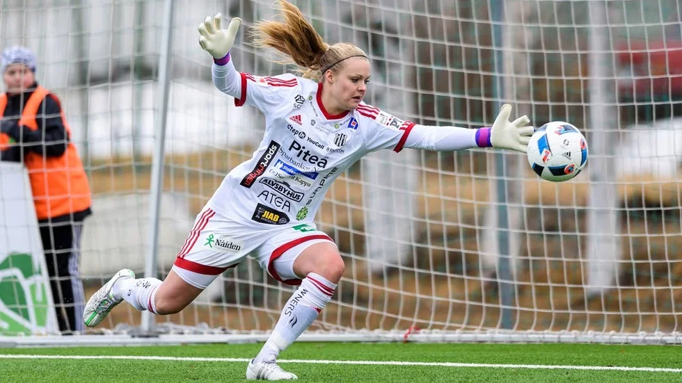 SAKNAS. Hilda Carlén (bilden) och Moa Öhman är på landslagsuppdrag ...
