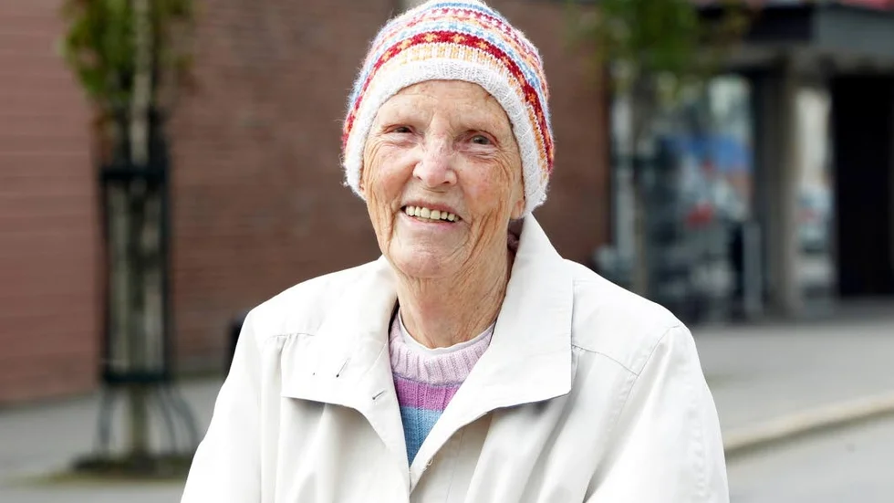 Elisabeth Tuuri: "Ja den måste vara kvar. Jag bor på Fluxen och det är stor skillnad på att äta uppe och gå ner i restaurangen. Jag brukar bjuda med mig någon också, i stället för att äta själv. Det är mer trevligt".