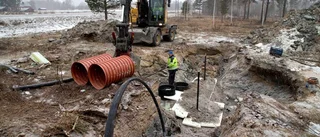 Nu grävs det kommunalt avlopp i Vitsand