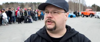 Säkert vårtecken med glänsande bilar