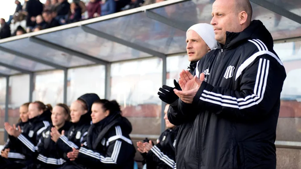 På söndag spelar Piteå IF mot Eskilstuna. "Det är ju ett obesegrat lag som inte har släppt in något mål, ett svårslaget Eskilstuna definitivt, säger Stellan Carlsson, tränare för Piteå IF. (Arkivbild)