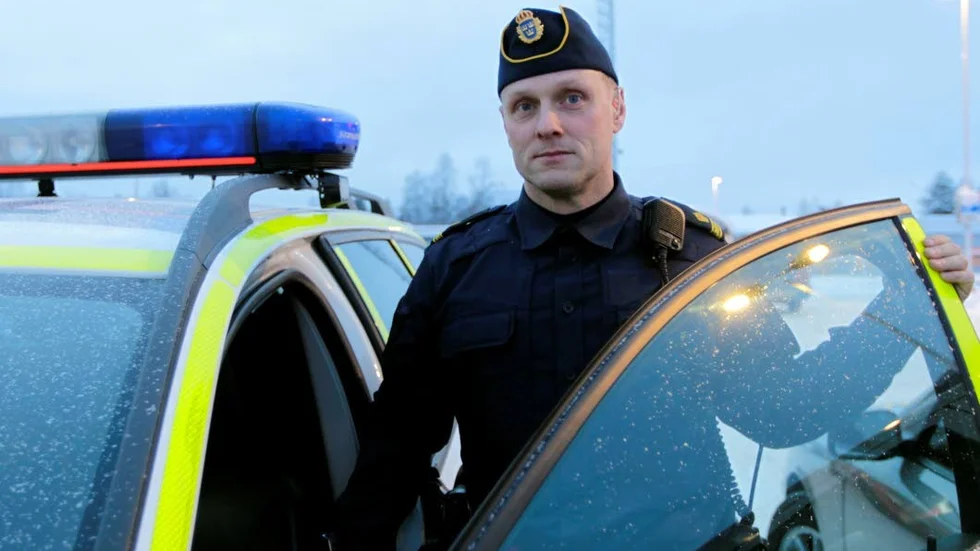 Robert Janeheim, områdespolis i Älvsbyn, tror att det handlar om samma gärningsmän alla tre nätter.