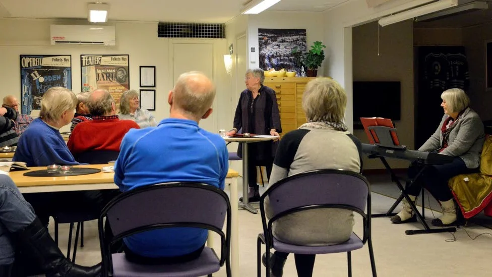 Inga Maria Westerlund berättade om hur det var när hon växte upp i väglöst land, under Marsfjällsmassivet i lilla Stökåsen.