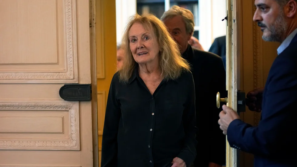 Författaren och årets Nobelpristagare Annie Ernaux möter världspressen på bokförlaget Gallimard i centrala Paris.