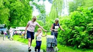 "Vi är motionstjejer alla tre", sa mormor Agneta Lidberg som hade med sig dottern Cecilia Uneram och barnbarnet Alice, tre år.