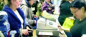 Bibliotekschefen: Många böcker kunde åtminstone vara någon tia billigare