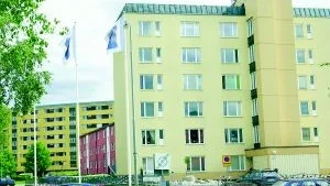 Tornet flaggar i Hageby. Företaget som äger Malmstaden är till salu. 2700 lägenheter i Norrköping. Men det finns ingen större anledning till oro, säger de som vet.
FOTO: OLA AXMAN