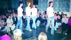 Det var frisyrerna som var huvudsaken när På Håret firade tioårsjubileum i fredags.
FOTO: GUNNAR JOHANSSON