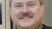 "Man skulle kunna tro att de kom från Adolf Fredriks musikklass. Men årets Luciatåg framfördes av våra egna elever från Curt Nicolin Gymnasiet", sa en stolt vd Lars Josefsson innan han började sitt tal till Alstoms pensionärer.
FOTO: GUNNAR JOHANSSON