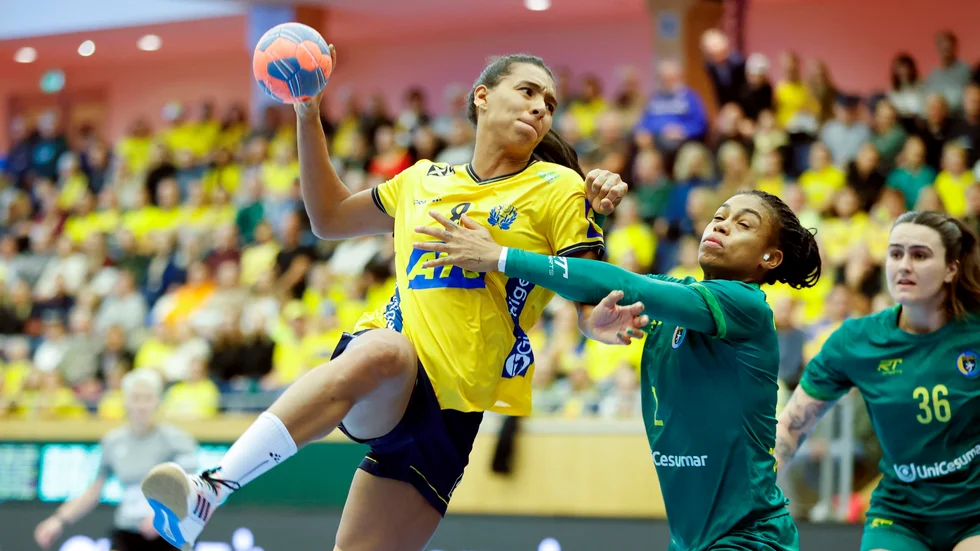 Jamina Roberts gjorde sin 200:e A-landskamp när Sverige besegrade Brasilien med 31–25.