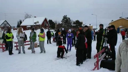 Hela 232 åkare i olika åldrar kom till start i skidtävlingen Kopparadjen i Vittangi.