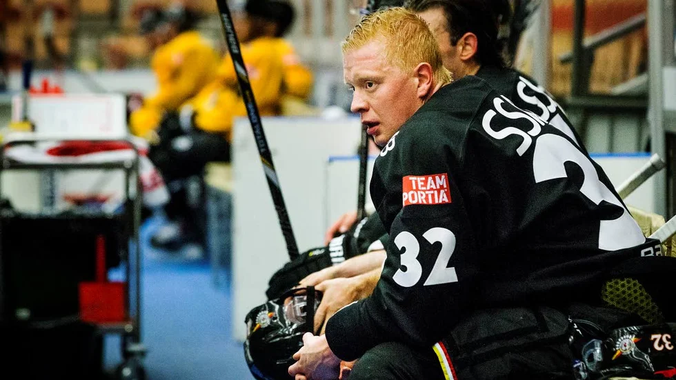 Snart i en matchtröja? Lennart Petrell kan göra comeback i kväll mot Modo. Det bestäms efter dagens matchvärmning.