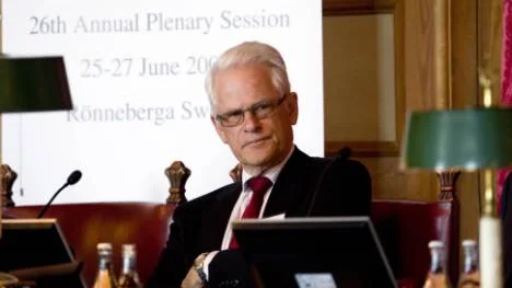Ingvar Carlsson (Socialdemokraternas partiordförande 1986-1996) föreslog ett ekonomiskt säkerhetsråd redan på sin tid.