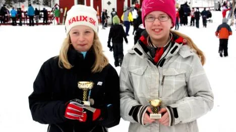 Maria Olofsson och Ebba Sjöstig från Innanbäckens skola tyckte båda att det var roligt att vara med i Ungdomens vinterspel. FOTO: Karolina Strömbäck Horney