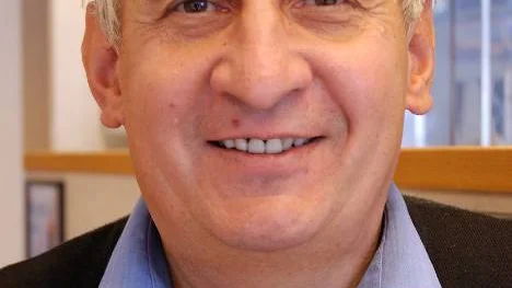 "Det är roligt att kunna hjälpa personer som Tigist som kan lite svenska men som vill etablera sig på arbetsmarknaden", säger Waclaw Ziobro, vd Frasses, Boden.