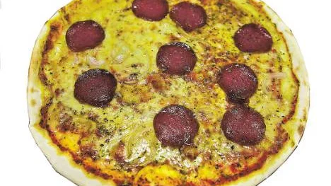 Pizza med salami Foto: Claudio Bresciani / SCANPIX / Kod 10190