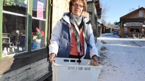 Greta Larsson rensade i rörande och blev av med en hel gamla prylar. foto: marie ridderström