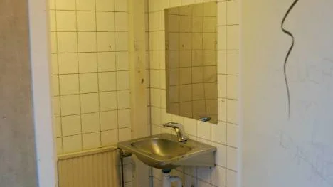 Toaletten på Kalix busstation som är källan till urinlukten  i vänthallen.