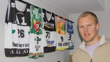 Anton Lahdenperä hoppas även få en nummerlapp i OS-tävlingarna om drygt två veckor. Gällivareåkaren har fått till ett par bra tävlingar på slutet, och det har gjort honom högaktuell till någon av de två återstående slalomplatserna i Vancouver. Allting kommer att avgöras i de två kommande världscuptävlingarna, i kväll och i helgen. "Det hänger på resultaten", säger huvudpersonen själv till NSD.