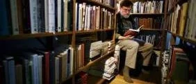 I litteraturen gäller andra lagar