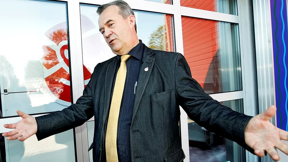 Sven-Erik Bucht (S) satsar på krysskampanj till en position i riksdagen. Nu höjs stödjande röster från många håll. Senast från Pär Nuder.