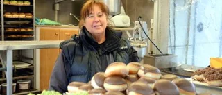 Höjden av lycka en rosa delfinballong