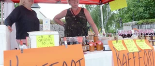 Glada miner trots färre besökare på marknaden