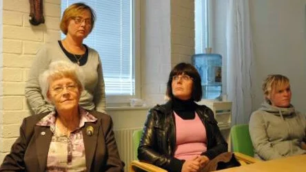 Margareta Henriksson och Birgitta Larsson, två av kommunstyrelseledamöterna som var med om att fatta beslutet. FOTO: Marie Ridderström